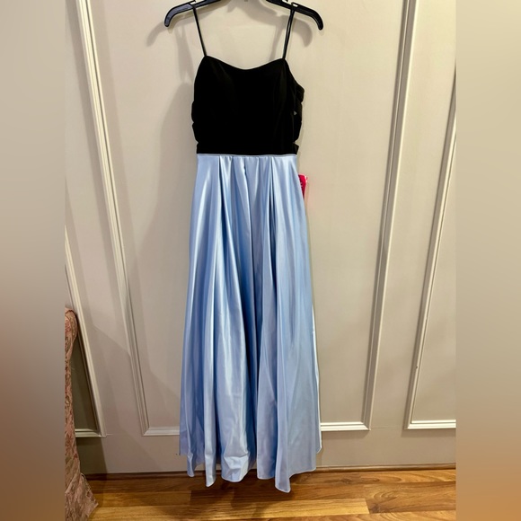 NWT BLONDIE NITES Blue and Black Formal Strapless Prom dress- Size 7 - Picture 3 of 9